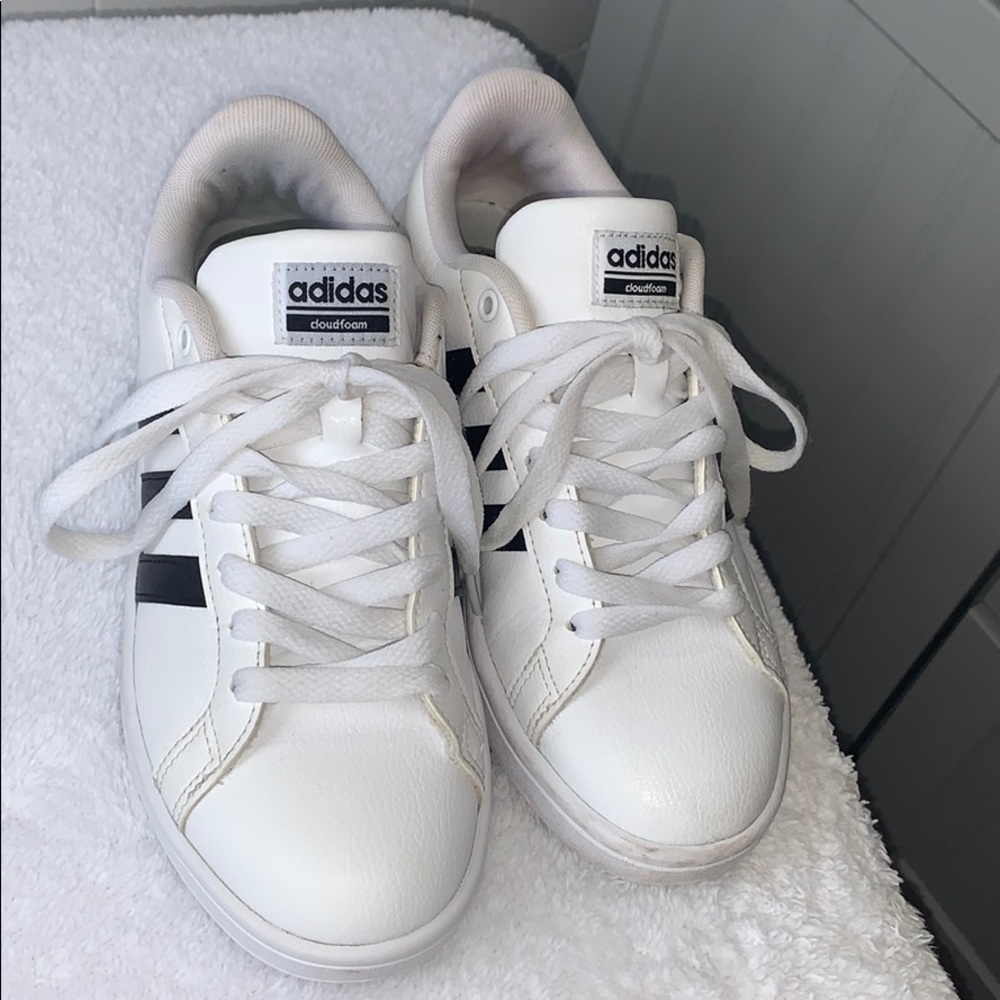 Adidas Sneakers